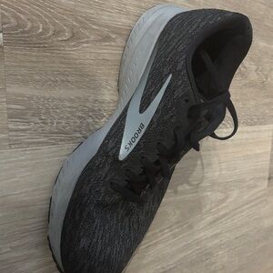 Brooks Men's Black and Gray Athletic Shoes